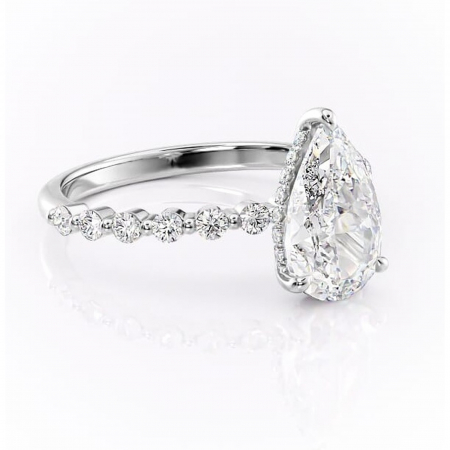 18K - Inel de logodnă Amara din aur Alb 18kt cu moissanite tăietură pară – Pietre laterale rafinată pentru profil înalt | Personalizează și configurează gratuit online