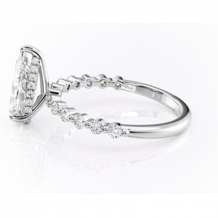 Inel de logodnă Amara din aur Alb 18kt cu moissanite tăietură pară – Pietre laterale rafinată pentru profil înalt | Personalizează și configurează gratuit online [5]