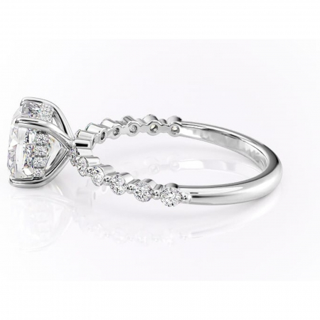 Inel de logodnă Amara din aur Alb 14kt cu moissanite tăietură pernă – Pietre laterale rafinată pentru profil înalt | Personalizează și configurează gratuit online [5]