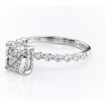 Inel de logodnă Amara din aur Alb 14kt cu moissanite tăietură pernă – Pietre laterale rafinată pentru profil înalt | Personalizează și configurează gratuit online [6]