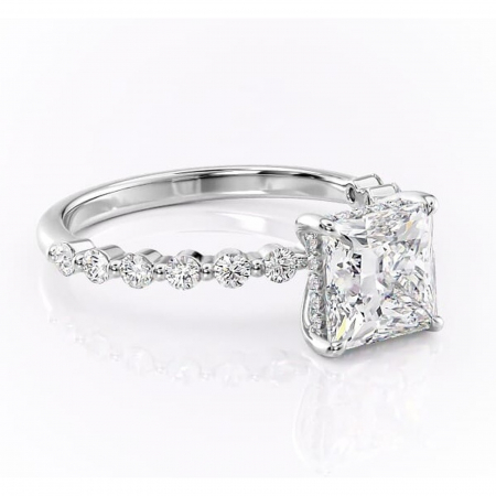 18K - Inel de logodnă Amara din aur Alb 18kt cu moissanite tăietură princess – Pietre laterale rafinată pentru profil înalt | Personalizează și configurează gratuit online