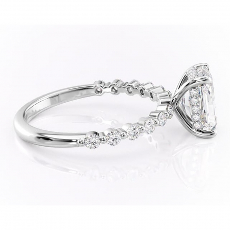 Inel de logodnă Amara din aur Alb 14kt cu moissanite tăietură radiantă – Pietre laterale rafinată pentru profil înalt | Personalizează și configurează gratuit online [1]