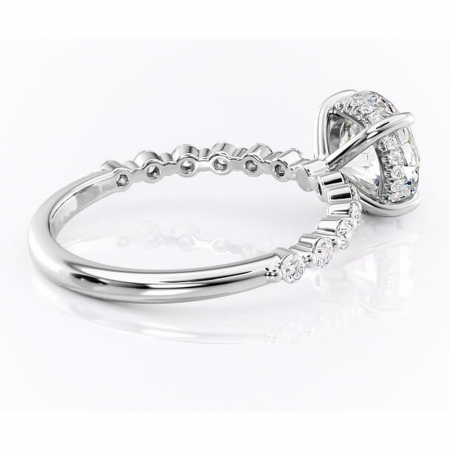 Inel de logodnă Amara din aur Alb 14kt cu moissanite tăietură rotundă – Pietre laterale rafinată pentru profil înalt | Personalizează și configurează gratuit online [2]