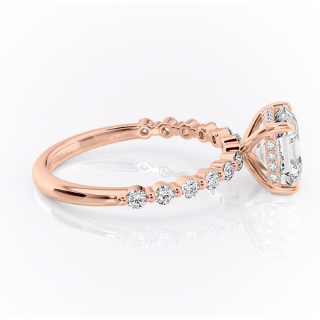 Inel de logodnă Amara din aur Rose 14kt cu moissanite tăietură asscher – Pietre laterale rafinată pentru profil înalt | Personalizează și configurează gratuit online [1]