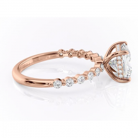 Inel de logodnă Amara din aur Rose 14kt cu moissanite tăietură princess – Pietre laterale rafinată pentru profil înalt | Personalizează și configurează gratuit online [1]