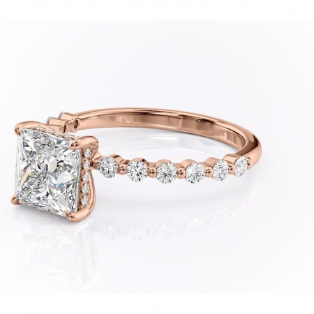 Inel de logodnă Amara din aur Rose 14kt cu moissanite tăietură princess – Pietre laterale rafinată pentru profil înalt | Personalizează și configurează gratuit online [6]