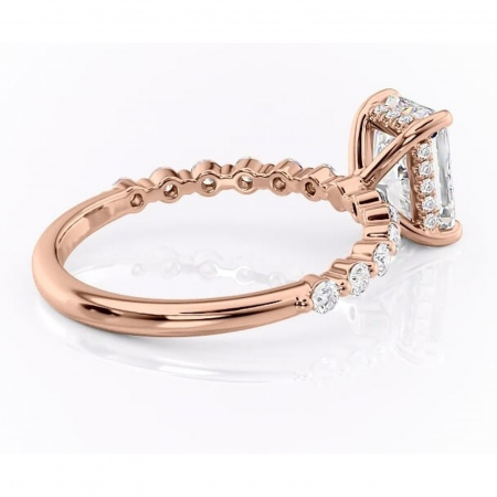 Inel de logodnă Amara din aur Rose 14kt cu moissanite tăietură radiantă – Pietre laterale rafinată pentru profil înalt | Personalizează și configurează gratuit online [2]