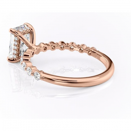 Inel de logodnă Amara din aur Rose 14kt cu moissanite tăietură radiantă – Pietre laterale rafinată pentru profil înalt | Personalizează și configurează gratuit online [4]