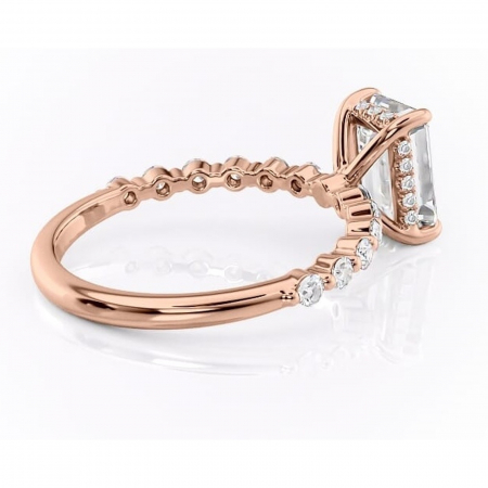 Inel de logodnă Amara din aur Rose 14kt cu moissanite tăietură smarald – Pietre laterale rafinată pentru profil înalt | Personalizează și configurează gratuit online [2]