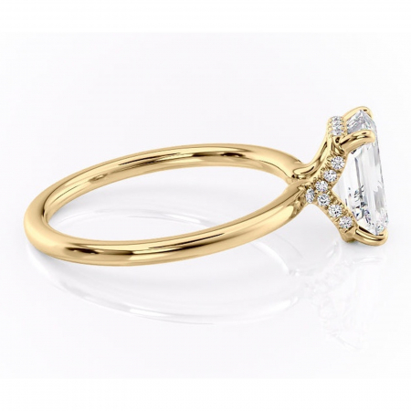 Inel de logodnă Amethyst din aur Galben 14kt cu moissanite tăietură smarald – Solitar rafinată pentru profil înalt | Personalizează și configurează gratuit online [1]