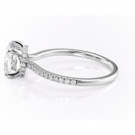 Inel de logodnă Arabella din aur Alb 14kt cu moissanite tăietură pernă – Montură pavé rafinată pentru profil jos | Personalizează și configurează gratuit online [5]
