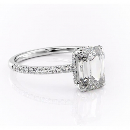 Smarald - Inel de logodnă Arabella din aur Alb 14kt cu moissanite tăietură smarald – Montură pavé rafinată pentru profil jos | Personalizează și configurează gratuit online