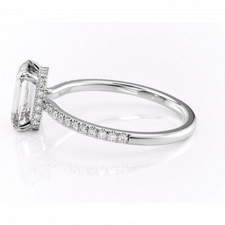 Inel de logodnă Arabella din aur Alb 14kt cu moissanite tăietură smarald – Montură pavé rafinată pentru profil jos | Personalizează și configurează gratuit online [5]