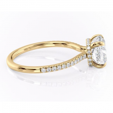 Inel de logodnă Arabella din aur Galben 14kt cu moissanite tăietură pernă – Montură pavé rafinată pentru profil jos | Personalizează și configurează gratuit online [1]