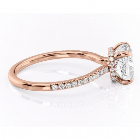 Inel de logodnă Arabella din aur Rose 18kt cu moissanite tăietură pernă – Montură pavé rafinată pentru profil jos | Personalizează și configurează gratuit online [1]