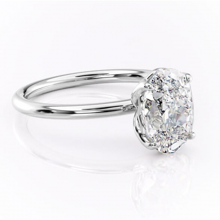 Ovală - Inel de logodnă Arabeth din aur Alb 14kt cu moissanite tăietură ovală – Solitar rafinată pentru profil înalt | Personalizează și configurează gratuit online
