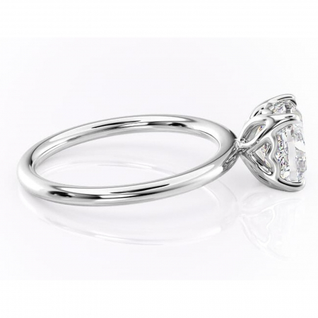 Inel de logodnă Arabeth din aur Alb 14kt cu moissanite tăietură pernă – Solitar rafinată pentru profil înalt | Personalizează și configurează gratuit online [1]