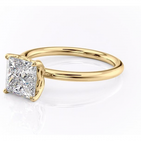 Inel de logodnă Arabeth din aur Galben 14kt cu moissanite tăietură princess – Solitar rafinată pentru profil înalt | Personalizează și configurează gratuit online [6]