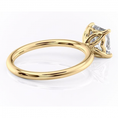 Inel de logodnă Arabeth din aur Galben 14kt cu moissanite tăietură princess – Solitar rafinată pentru profil înalt | Personalizează și configurează gratuit online [2]
