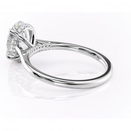 Inel de logodnă Aria din aur Alb 14kt cu moissanite tăietură ovală – Solitar rafinată pentru profil înalt | Personalizează și configurează gratuit online [4]
