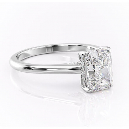 Radiantă - Inel de logodnă Aria din aur Alb 14kt cu moissanite tăietură radiantă – Solitar rafinată pentru profil înalt | Personalizează și configurează gratuit online