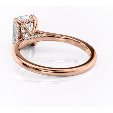 Inel de logodnă Aria din aur Rose 14kt cu moissanite tăietură radiantă – Solitar rafinată pentru profil înalt | Personalizează și configurează gratuit online [3]