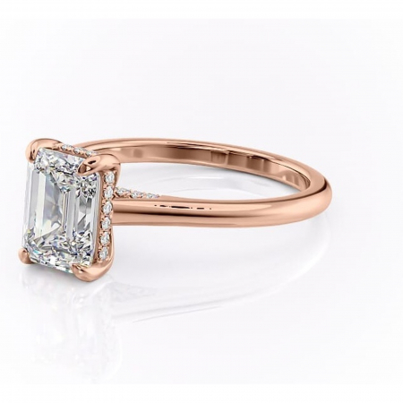 Inel de logodnă Aria din aur Rose 14kt cu moissanite tăietură smarald – Solitar rafinată pentru profil înalt | Personalizează și configurează gratuit online [6]