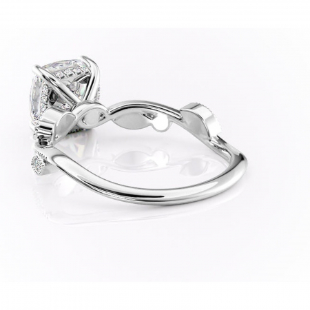 Inel de logodnă Aurelia din aur Alb 14kt cu moissanite tăietură pernă – Pietre laterale rafinată pentru profil înalt | Personalizează și configurează gratuit online [3]