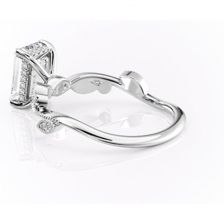 Inel de logodnă Aurelia din aur Alb 14kt cu moissanite tăietură smarald – Pietre laterale rafinată pentru profil înalt | Personalizează și configurează gratuit online [4]