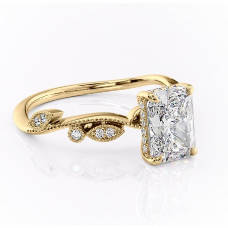 14K - Inel de logodnă Aurelia din aur Galben 14kt cu moissanite tăietură radiantă – Pietre laterale rafinată pentru profil înalt | Personalizează și configurează gratuit online