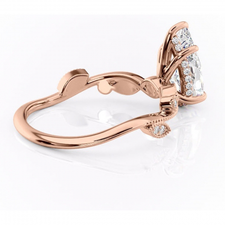 Inel de logodnă Aurelia din aur Rose 18kt cu moissanite tăietură pară – Pietre laterale rafinată pentru profil înalt | Personalizează și configurează gratuit online [2]