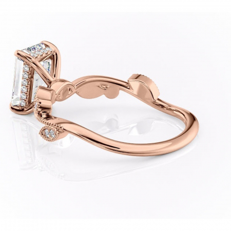Inel de logodnă Aurelia din aur Rose 14kt cu moissanite tăietură smarald – Pietre laterale rafinată pentru profil înalt | Personalizează și configurează gratuit online [4]
