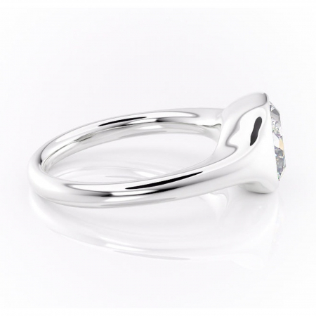 Inel de logodnă Avenelle din aur Alb 14kt cu moissanite tăietură pernă – Montură închisă rafinată pentru solitar | Personalizează și configurează gratuit online [1]