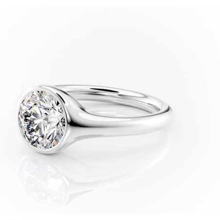 Inel de logodnă Avenelle din aur Alb 14kt cu moissanite tăietură rotundă – Montură închisă rafinată pentru solitar | Personalizează și configurează gratuit online [6]