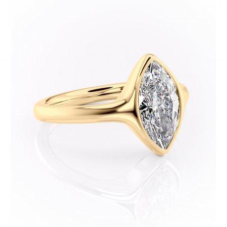 Solitaire - Inel de logodnă Avenelle din aur Galben 18kt cu moissanite tăietură marquise – Montură închisă rafinată pentru solitar | Personalizează și configurează gratuit online