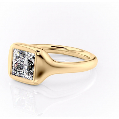 Inel de logodnă Avenelle din aur Galben 14kt cu moissanite tăietură princess – Montură închisă rafinată pentru solitar | Personalizează și configurează gratuit online [6]