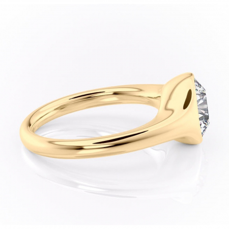 Inel de logodnă Avenelle din aur Galben 14kt cu moissanite tăietură rotundă – Montură închisă rafinată pentru solitar | Personalizează și configurează gratuit online [1]