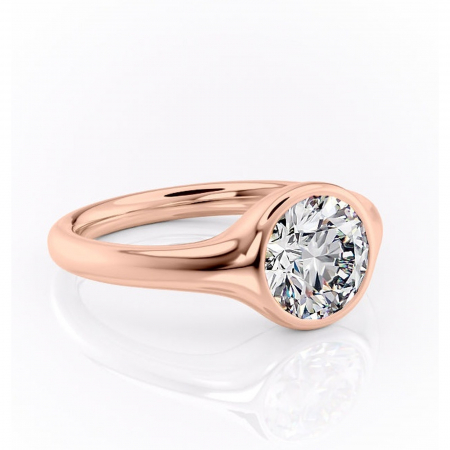 Alege dupa Culoare - Inel de logodnă Avenelle din aur Rose 14kt cu moissanite tăietură rotundă – Montură închisă rafinată pentru solitar | Personalizează și configurează gratuit online