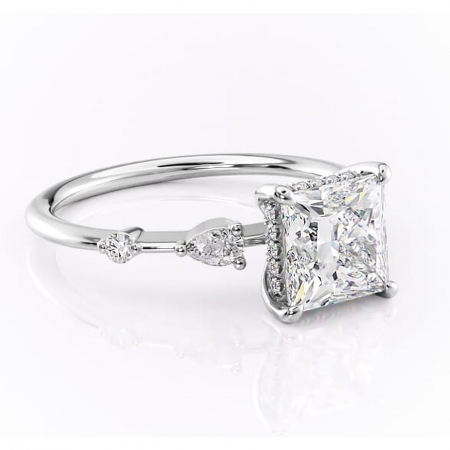 Alege forma Moissanit - Inel de logodnă Azalea din aur Alb 14kt cu moissanite tăietură princess – Montură cu trei pietre rafinată pentru profil mediu | Personalizează și configurează gratuit online