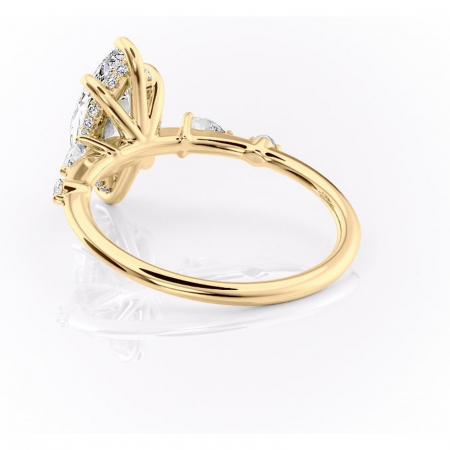 Inel de logodnă Azalea din aur Galben 14kt cu moissanite tăietură marquise – Montură cu trei pietre rafinată pentru profil mediu | Personalizează și configurează gratuit online [3]