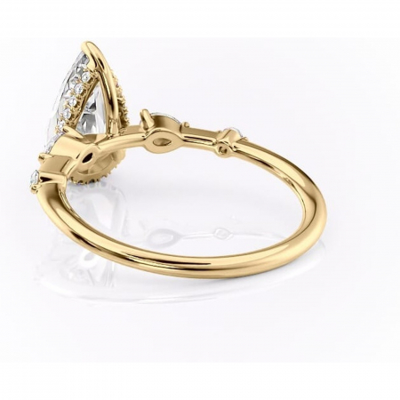Inel de logodnă Azalea din aur Galben 14kt cu moissanite tăietură pară – Montură cu trei pietre rafinată pentru profil mediu | Personalizează și configurează gratuit online [3]