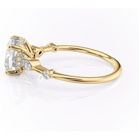 Inel de logodnă Azalea din aur Galben 14kt cu moissanite tăietură pernă – Montură cu trei pietre rafinată pentru profil mediu | Personalizează și configurează gratuit online [5]