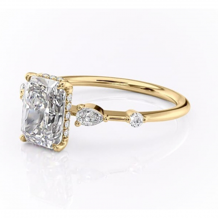 Inel de logodnă Azalea din aur Galben 14kt cu moissanite tăietură radiantă – Montură cu trei pietre rafinată pentru profil mediu | Personalizează și configurează gratuit online [6]