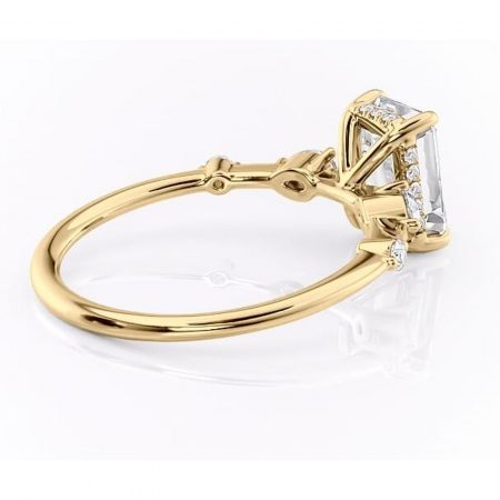 Inel de logodnă Azalea din aur Galben 14kt cu moissanite tăietură smarald – Montură cu trei pietre rafinată pentru profil mediu | Personalizează și configurează gratuit online [2]