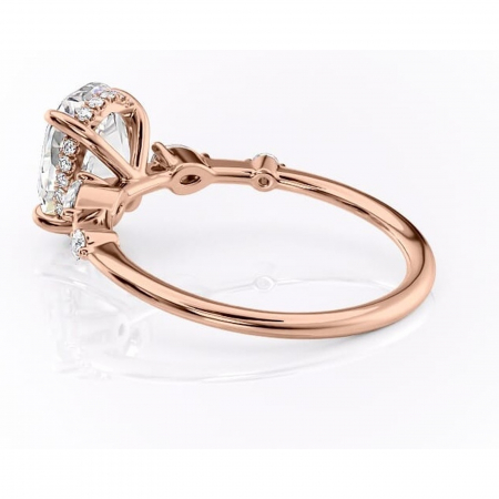 Inel de logodnă Azalea din aur Rose 14kt cu moissanite tăietură ovală – Montură cu trei pietre rafinată pentru profil mediu | Personalizează și configurează gratuit online [4]