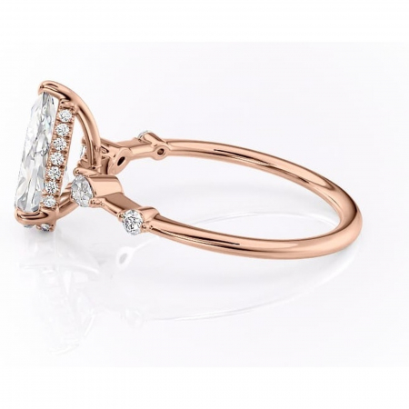 Inel de logodnă Azalea din aur Rose 18kt cu moissanite tăietură pară – Montură cu trei pietre rafinată pentru profil mediu | Personalizează și configurează gratuit online [5]