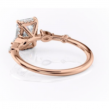 Inel de logodnă Azalea din aur Rose 14kt cu moissanite tăietură radiantă – Montură cu trei pietre rafinată pentru profil mediu | Personalizează și configurează gratuit online [3]