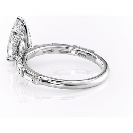 Inel de logodnă Beatrice din aur Alb 14kt cu moissanite tăietură pară – Montură cu canal rafinată pentru profil înalt | Personalizează și configurează gratuit online [4]