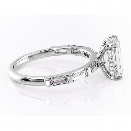 Inel de logodnă Beatrice din aur Alb 14kt cu moissanite tăietură smarald – Montură cu canal rafinată pentru profil înalt | Personalizează și configurează gratuit online [1]