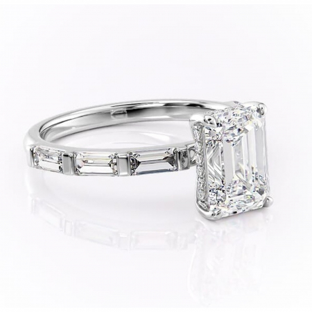 Smarald - Inel de logodnă Beatrice din aur Alb 14kt cu moissanite tăietură smarald – Montură cu canal rafinată pentru profil înalt | Personalizează și configurează gratuit online